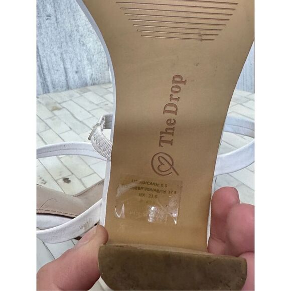 Woman’s white heels size 6.5 - Picture 7 of 7